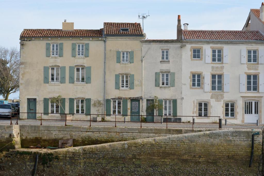 Bed and Breakfast Le Corps De Garde Saint-Martin-de-Ré Exterior foto