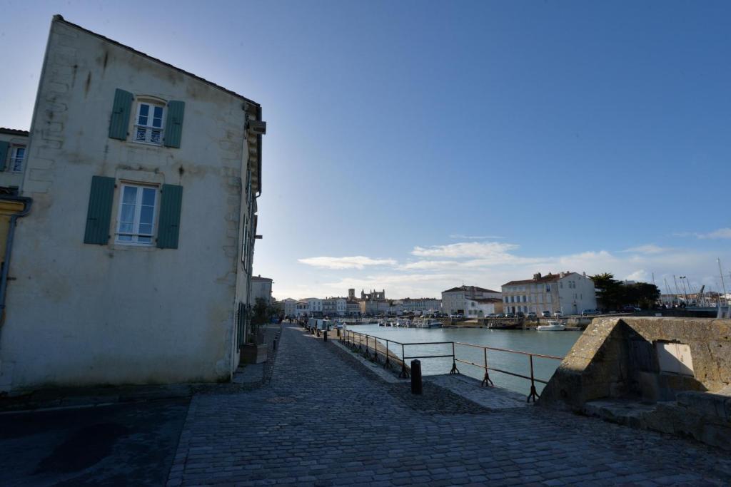 Bed and Breakfast Le Corps De Garde Saint-Martin-de-Ré Exterior foto